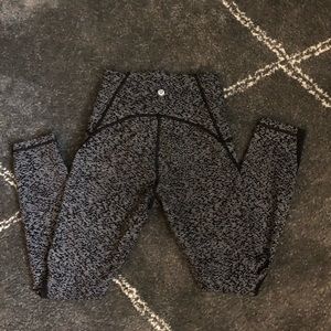 black and white spotted lululemon leggings